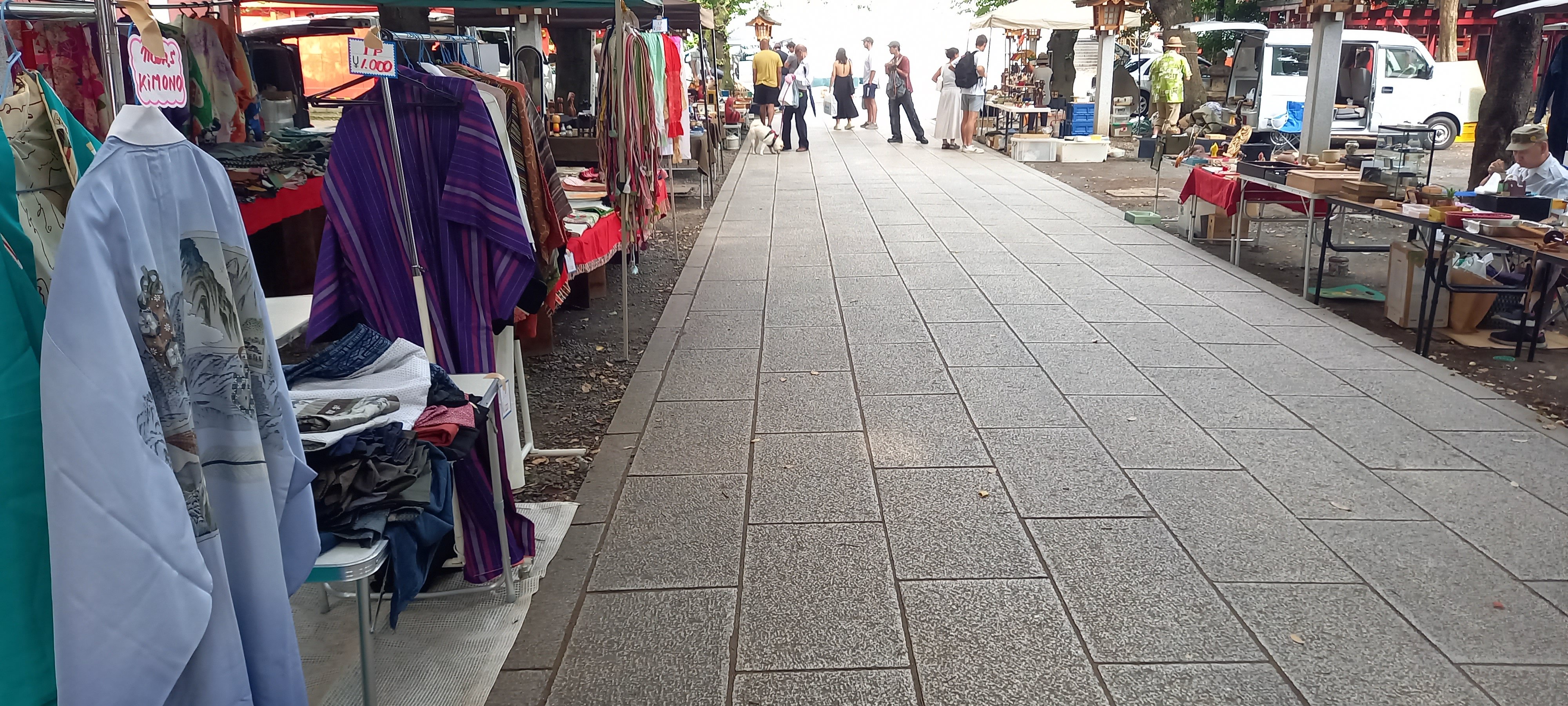 花園神社青空骨董市